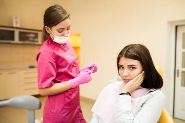 Tooth Extraction at Home: Safe Methods and Important Precautions